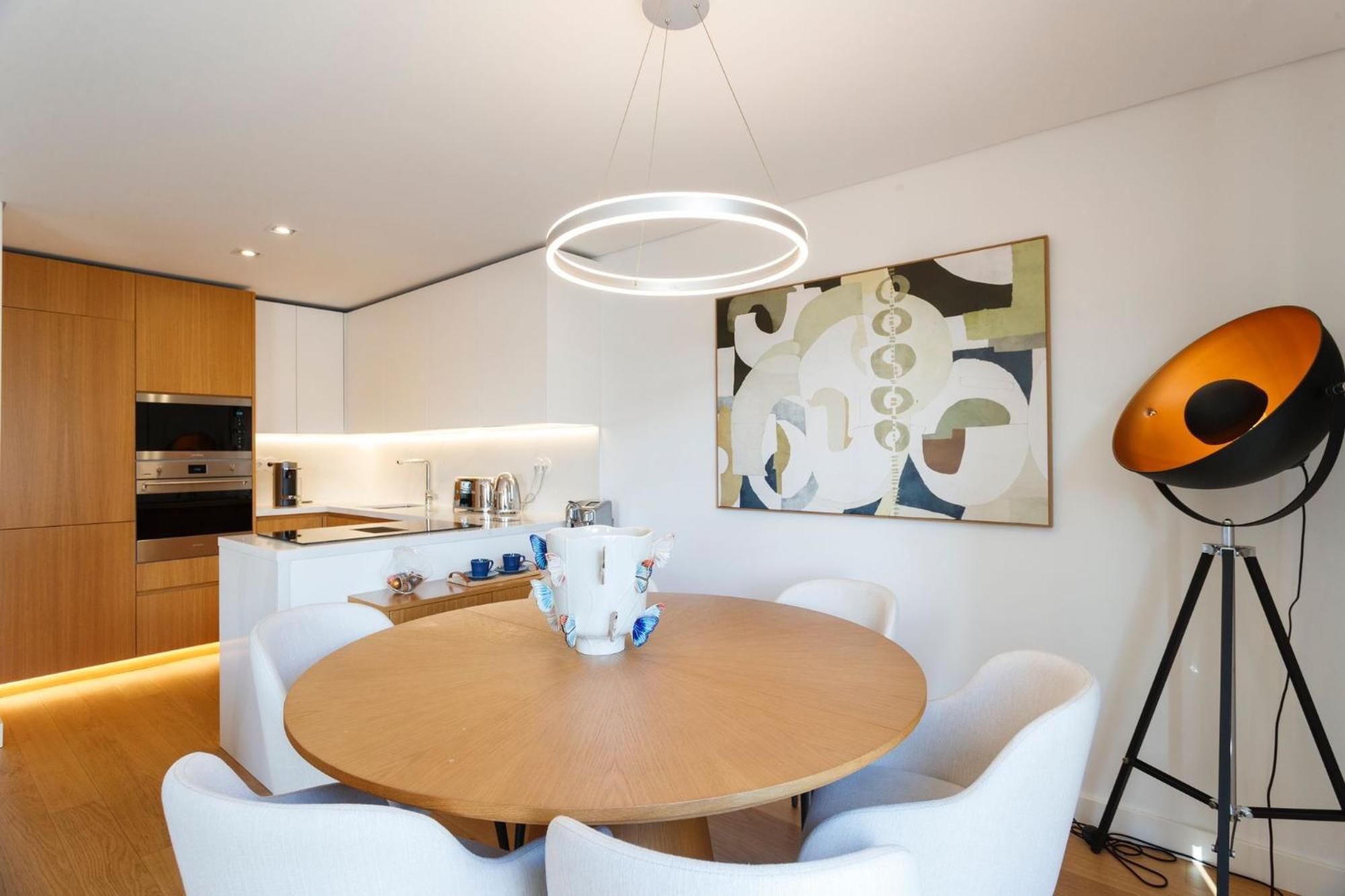 Apartamento Luxurious With Balcony In The Parque Eduardo Vii Region *