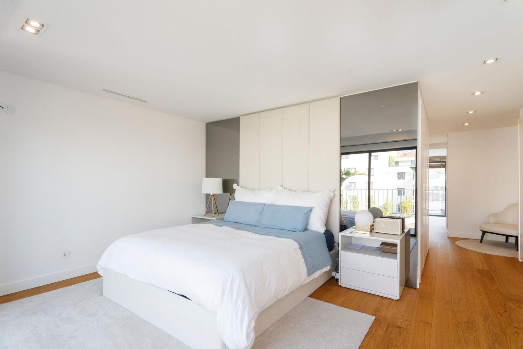Luxurious With Balcony In The Parque Eduardo Vii Region Apartamento *
